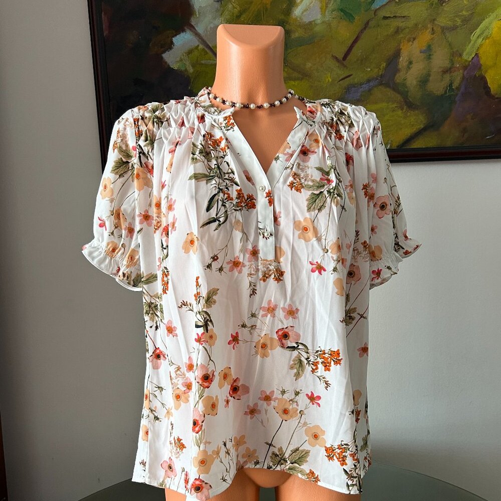 Karl Lagerfeld NWT White Floral Short-Sleeve Top